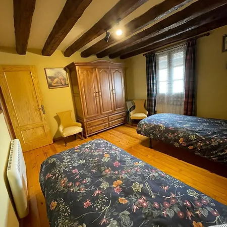 Casa Laguau Holiday home *