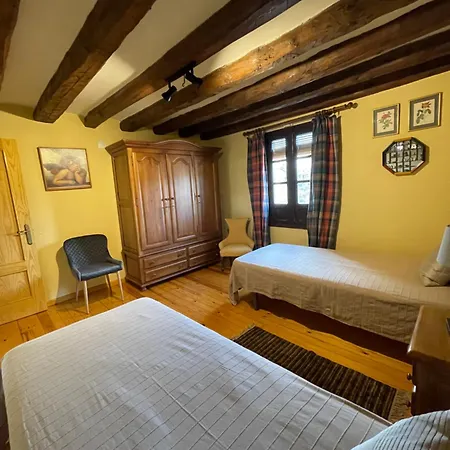 Casa Laguau Holiday home *